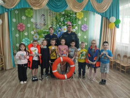 Наш детский сад посетили Государственные инспектора по маломерным судам Наш детский сад посетили Государственные инспектора по маломерным судам.